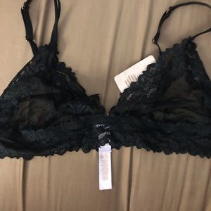 BNWT Savage Fenty Black Lacy Bra